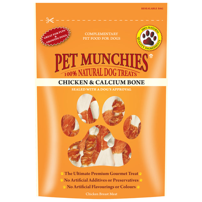 Packaging of Pet Munchies Chicken & Calcium Bone, a natural dog treat, with no artificial additives, preservatives, flavourings, or colors indicated.